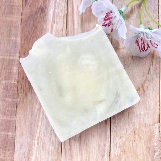 Savon à l'arbre à thé et au romarin