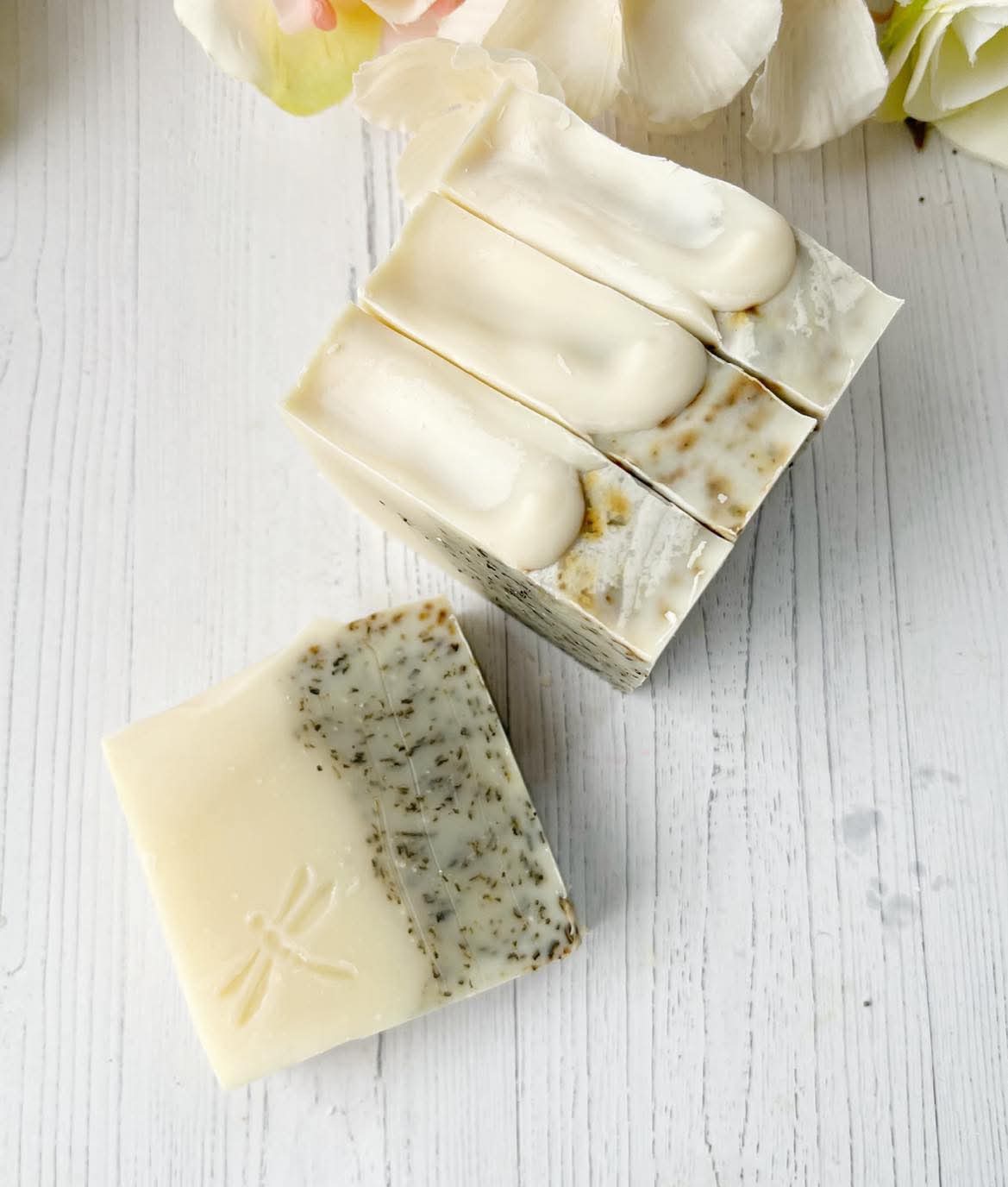 Savon Exfoliant à la Menthe Fait Main - Pour les Mains Sale – Image 2